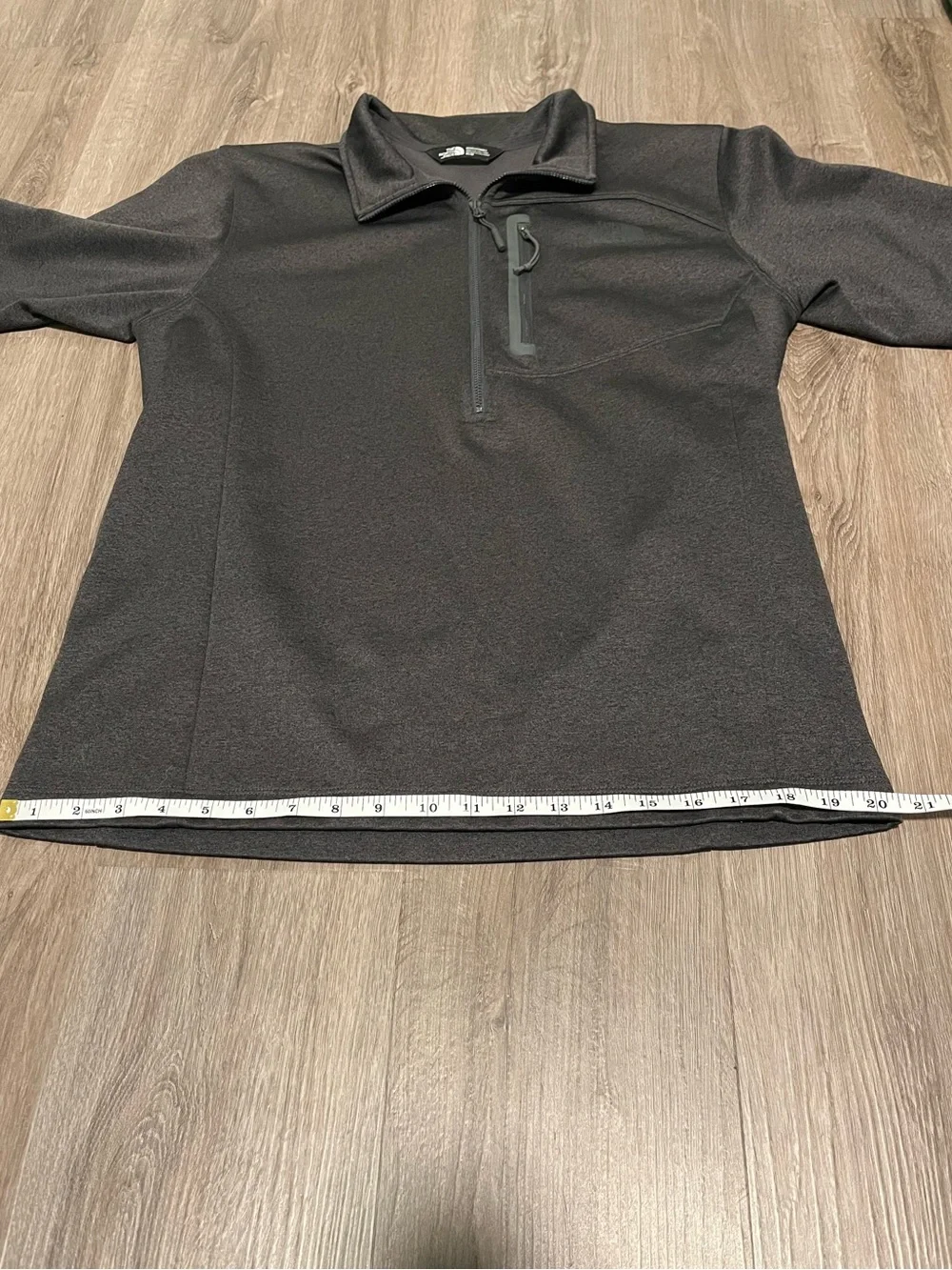 The North Face Men's Charcoal Gray Half-Zip Performance Pullover